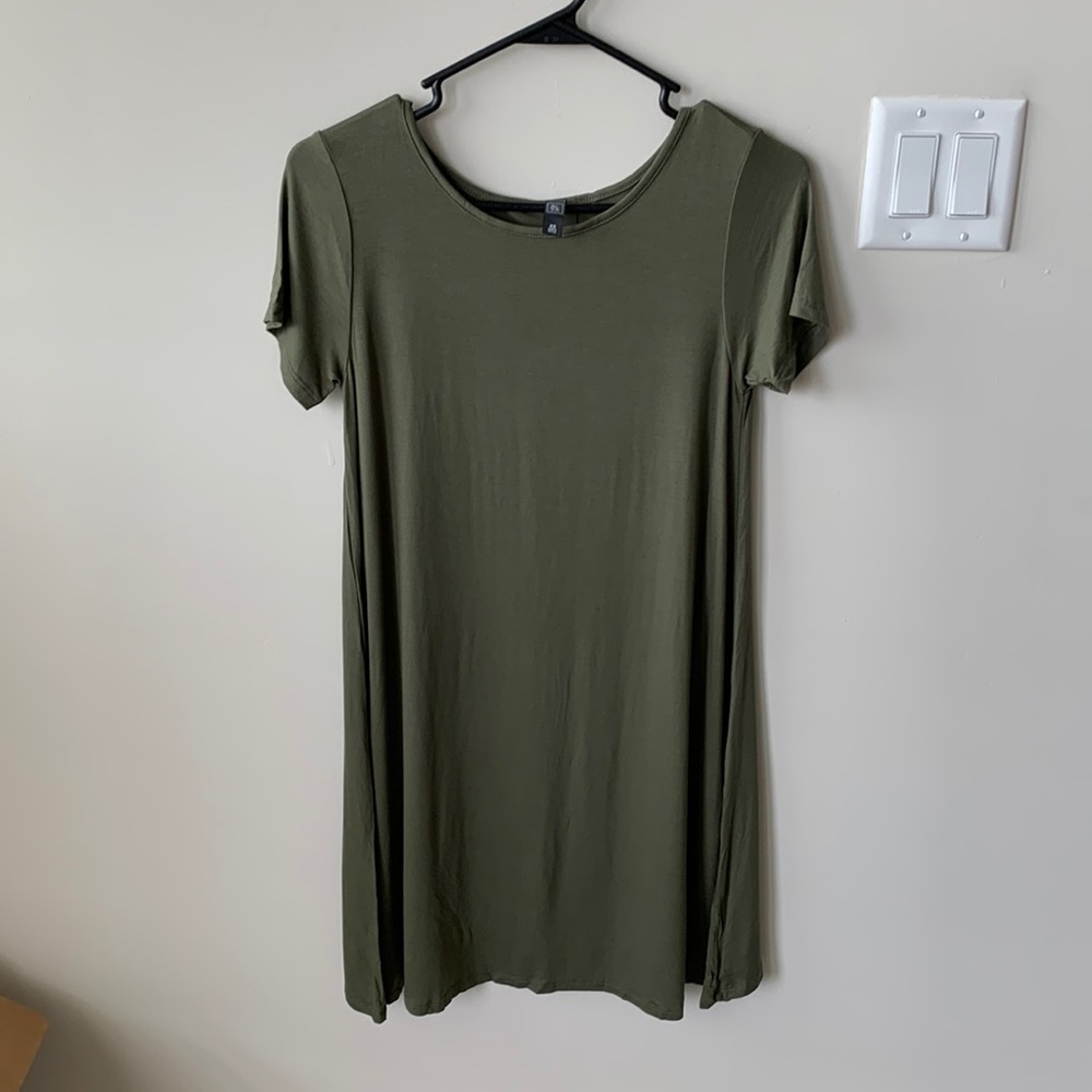 Olive button back knit dress